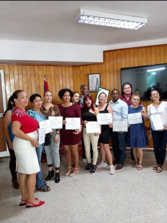 #CitmaDelegaciónHolguín 
En sencillo y emotivo acto se reconocen a trabajadores por su permanecía en el organismo. Felicidades 
#GestiónDocumental
#CienciaTecnología 
#MedioAmbiente 
#Holguín #Cuba