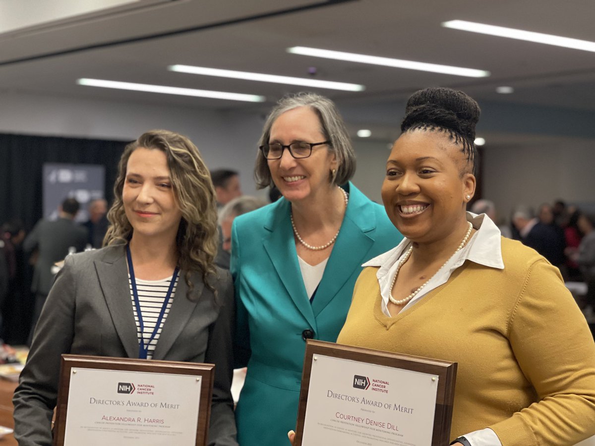 Today I was one of several #CPFP fellows (@Dr_HCamaraThiam, @DrMargaritaCM, <a href="/ARHarris_PhDMPH/">Alexandra Harris, Ph.D., M.P.H., M.S.</a>, <a href="/JenZink_PhD/">Jen Zink, PhD</a>) that received a <a href="/NCI/">nick</a> Merit Award for acting as a mentor in the Cancer Prevention Fellowship Program.