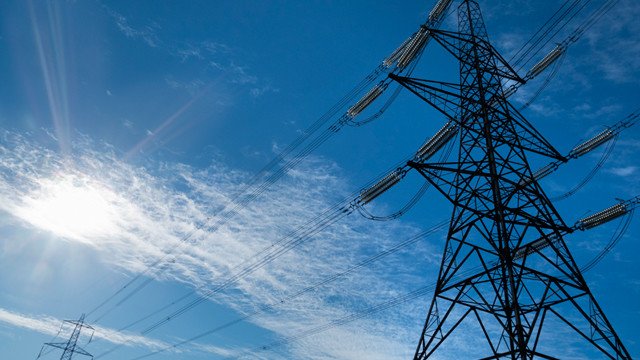 ____TRL's tweet photo. One of the most pernicious myths in Scottish political debate concerns the supposedly unfair household electricity tariffs which apply in Scotland, particularly in relation to standing charges.

1/2 https://t.co/bKTEg09fqk
