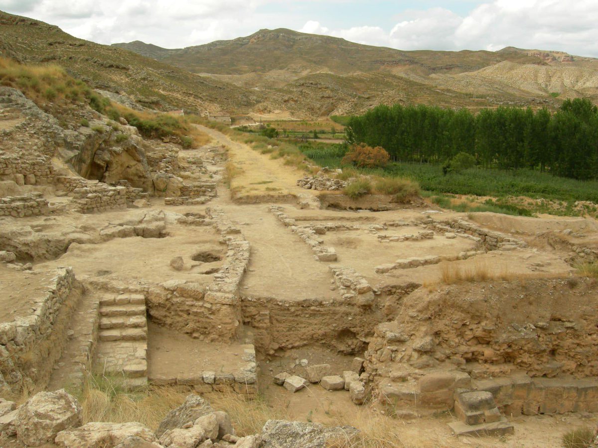 Hoy te proponemos un viaje en el tiempo y que te detengas en un lugar mágico  👌  Aquí en Contrebia Leucade vas a conocer uno de los yacimientos arqueológicos más valiosos de la cultura celtibérica. 📍 Aguilar del Río Alhama.