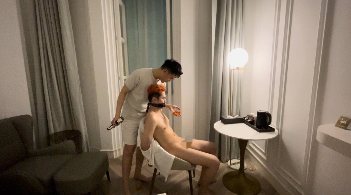 感谢台湾小哥把我的海王红剃光了，算是初体验了，被带上手铐，被撕掉衣服的时候我知道我已经逃脱不了了，在推子从我的头顶中间推过，我的头发落下来了，已经回不了头，变成了地中海那种羞辱羞耻感，下体不知觉兴奋流出白色液体<a href="/taloskinhead/">Talosk (原 熱愛光頭)</a> 
#headshave #BuzzCut #Bleached #剃頭 #光頭 #寸頭 #坊主