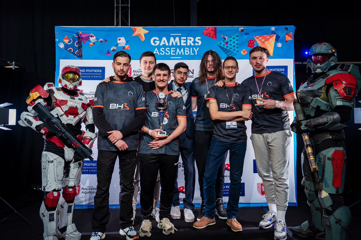 SNAGA (@borisfleurdelys) on Twitter photo 