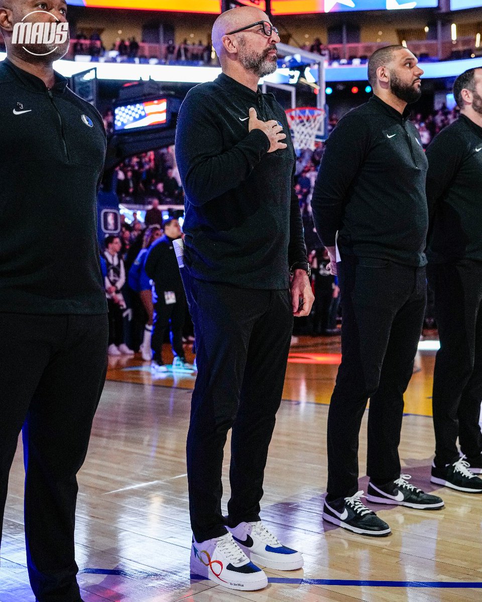 In honor of World Autism Awareness Day yesterday, @RealJasonKidd sported custom designed Autism Acceptance themed sneakers at last night’s game 💙 #AutismAcceptanceMonth #WorldAutismAwarenessDay #MFFL