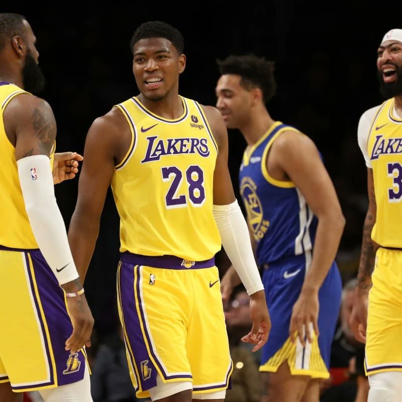 Les_Haters's tweet photo. RDV demain soir à 19h pour notre "live du jeudi" avec au programme : 

- chronique régionale avec nos Bulldogs, Liège Basket et les Liège Baseball 🇧🇪
- débat en NBA et NHL : quelles sont les équipes à éviter en PO? 🤔

À suivre en direct sur Facebook et https://t.co/Jq5zKVMTyL 🎙 https://t.co/TzHXtxXeK1