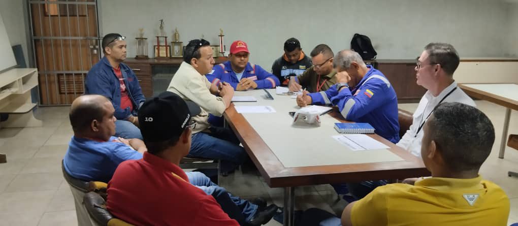 📌 #Enterate  En el salón del Taller Central de Mantenimiento del CPAMC, la clase trabajadora realizó CERA para activar  el eje temático Talento Humano y Condiciones de Trabajo y dar seguimiento a los nudos críticos presentados. 

<a href="/NicolasMaduro/">Nicolás Maduro</a> 
<a href="/TellecheaRuiz/">Rafael Tellechea</a> 
<a href="/elguerrero9523/">José Miguel Guerrero</a>