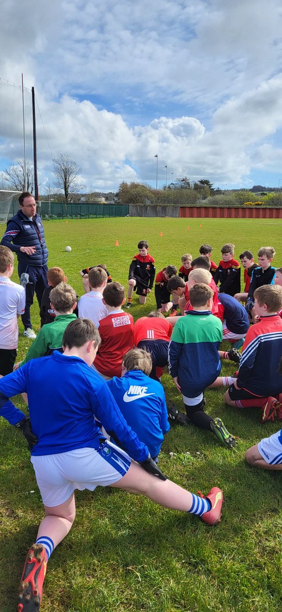 Large numbers attended Regional clubs u12/13 Easter Coaching/games camp in @RossaGAA today. Thanks to the club for super facilities . @CastlehavenGAA @TadhgMacGAACork @KilmacabeaGAA @OfficialCorkGAA