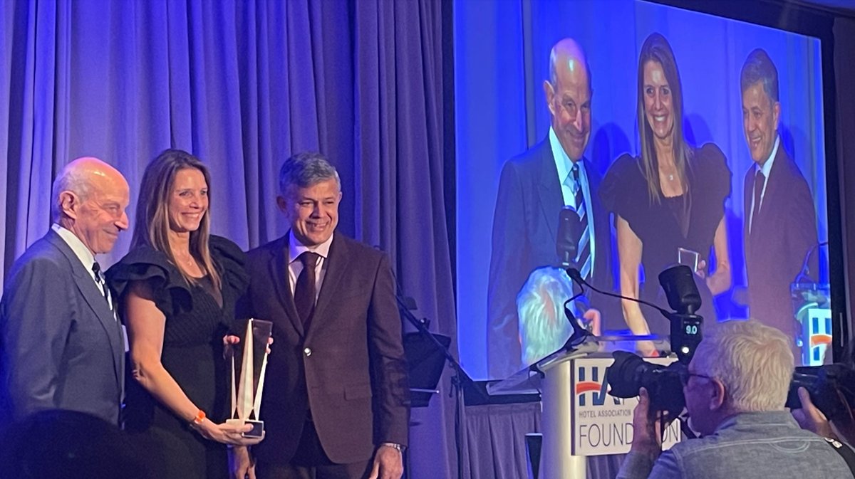 Thrilled to be with the @hanycinc as they honored my wife Susan Santiago with their Hospitality Award at their fabulous Red Carpet Hospitality Gala at the Intercontinental New York Barclay. Special thanks to presenter Jonathan Tisch and the amazing performance by @beautifulnoise!