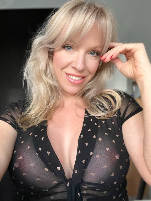 Where would you blast your cum on me? Chat with me on the link below 👅💦 https://t.co/92opqmjzFt