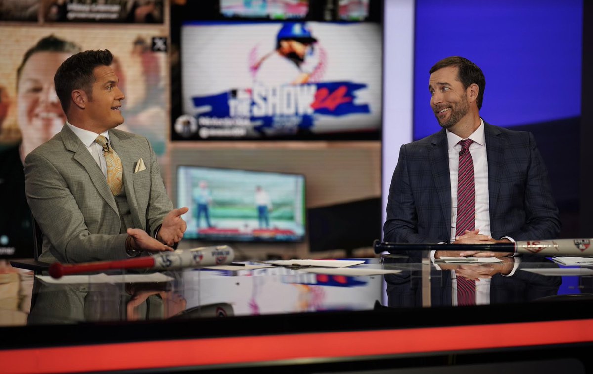 This was such a fun story to report/write, folks. On Opening Day, @Cardinals icon Adam Wainwright (@UncleCharlie50) made his debut as the newest @MLBNetwork Analyst. A good time was had by all. My behind-the-scenes look, for @ScoopsNetwork ... scoopswithdannymac.com/wainos-new-ope…
