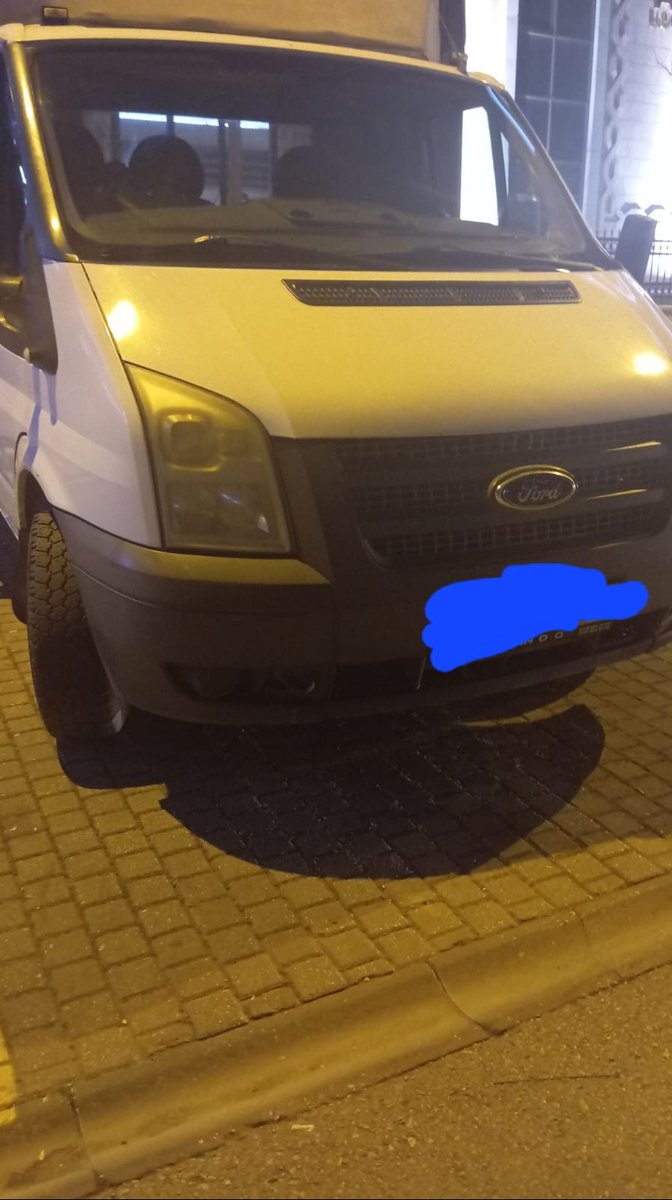 ozeranacc's tweet photo. @KAYIHANPALA Kendisine gazeteci diyen arkadaşları seçim gecesi buyuksehir belediyesinin arkabahcesinde de görmek isterdik. 
Bunlar sadece 2 si ..
 Şükür ki biz gelince şoför arkadaşları  uyardık ve gittiler. https://t.co/XBz4gXtKPl