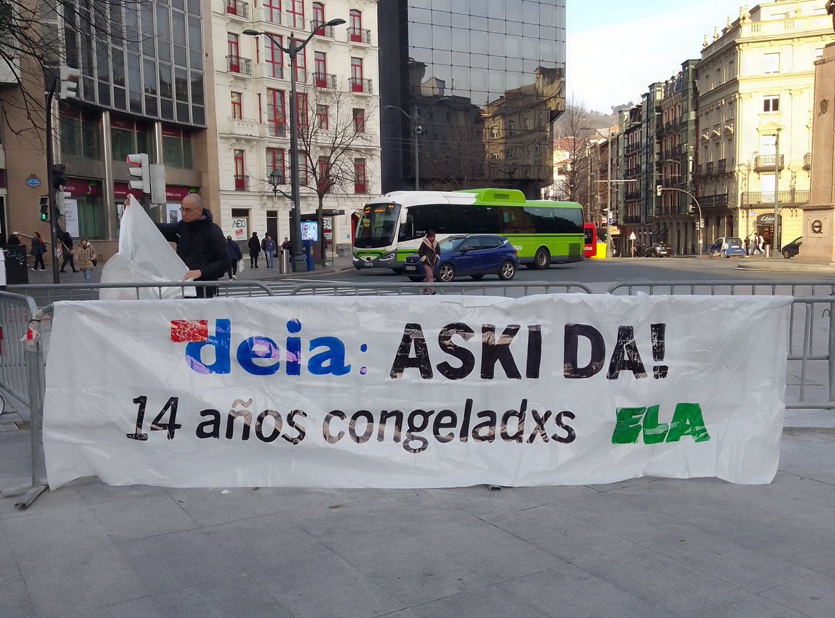 El TSJPV confirma la sentencia del tribunal de lo Social n°5 dando la razón a una compañera que trabaja para DEIA sin contrato desde hace 18 años. Ambos ratifican la relación laboral entre la redactora y el periódico en un nuevo varapalo a la política de falsos autónomos. Aski da