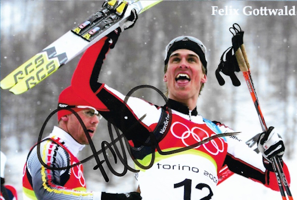 wojtekb96's tweet photo. Dzisiaj moja kolekcja autografów wzbogaca się o kolejny podpis 🇦🇹 związanego ze sportami zimowymi. Były narciarz uprawiający kombinację norweską, złoty medalista olimpijski, zdobywca kryształowej kuli - Felix Gottwald! ✍️⛷️
Danke! 😍
#fisnoco #FelixGottwald #autograph #autograf https://t.co/J7v0oomwsh
