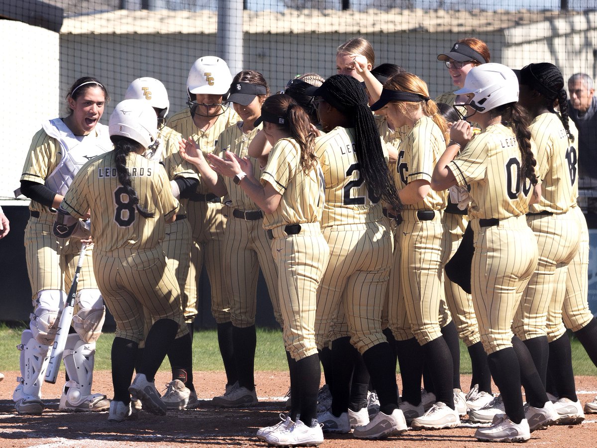 🥎 Do you need a break after lunch? Let's #packthepark today at 1 p.m. and 3 p.m. as the Lady Leopards take on Vernon College! #LetsGoLeps! Watch and listen LIVE as Tony Adams calls the game on PlaySight bit.ly/TC_Baseball_So… #YourCommunitysCollege