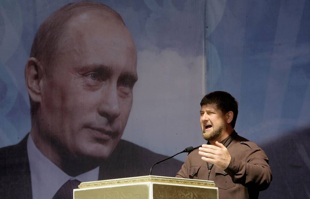 CartesDuMonde's tweet image. #Russie 🇷🇺 : Le sang Tchétchène🧵

Depuis 200 ans la Russie massacre &amp;amp; martyrise les Tchétchènes. Exécutions, viols, déportations &amp;amp; des centaines de milliers de morts. Le Kremlin ne cesse de briser cette population pour la soumettre ⤵️

1/24