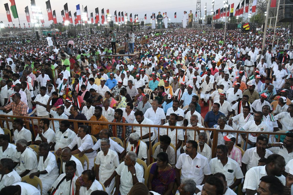 கரூர் நாடாளுமன்றத் தொகுதியில் நடைபெற்ற மாபெரும் பிரச்சாரப் பொதுக்கூட்டத்தில் பங்கேற்று, கழக வெற்றி வேட்பாளர் திரு. K.R.L. தங்கவேல் அவர்களுக்கு இரட்டை இலை சின்னத்தில் வாக்கு சேகரித்தேன். கரூர் தொகுதிக்கு தனி மாவட்ட அந்தஸ்து அளித்து, இந்த தொகுதியின் வளர்ச்சிக்கு உறுதுணையாக இருந்த…