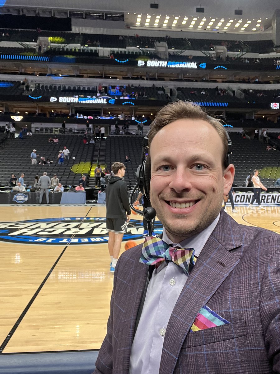 MattWalkerVoice's tweet photo. That's a wrap! Spent the last couple weeks producing the in-arena entertainment at the NCAA Tournament for the ninth time. It was an amazing experience and I'm grateful for it! #MarchMaddness #NCAATournament https://t.co/468zXW0bkH