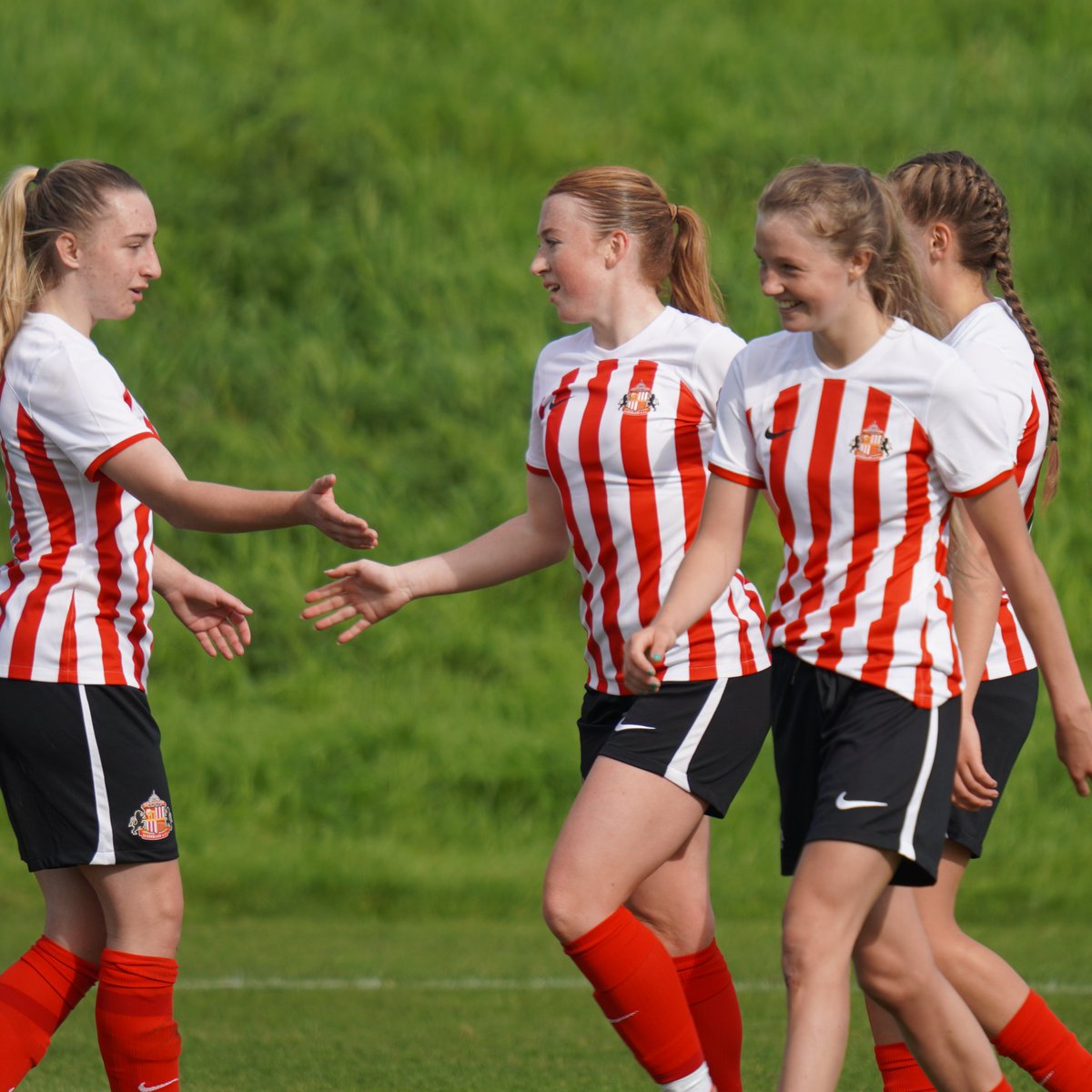 🙌 Our PGA side beat Durham 2-1 at Maiden Castle today!

Brilliant, Lasses! 👏

#SAFCWomen