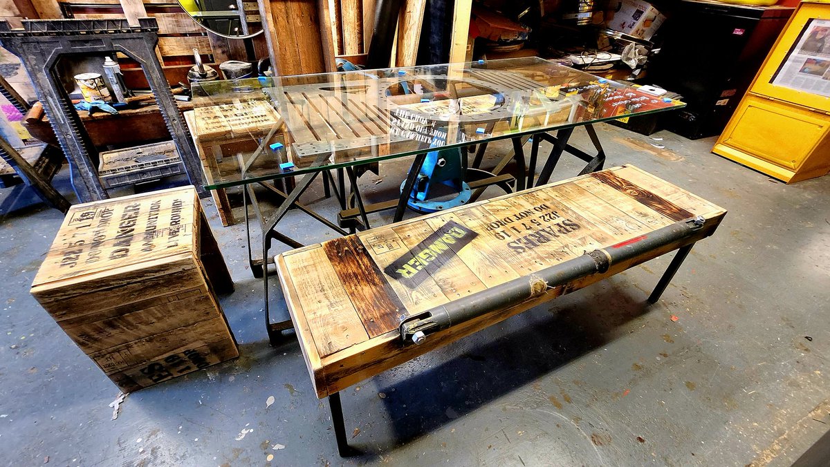 At @RetroChimps HQ yesterday finalising additions to #FieldofDreams @Stu_artaviation 's Oscar will soon be sporting a bespoke picnic table, benches & night lights made of original Puma engineering, scrap machine parts, steel, wood & derelict, dud ammo put to far better use ✌🏽