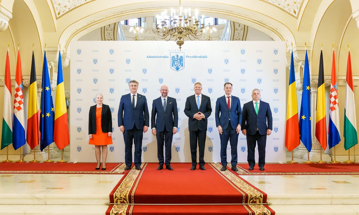 Substantive talks on the next #StrategicAgenda with @eucopresident Charles Michel, @PM_ViktorOrban, PM @alexanderdecroo & PM @AndrejPlenkovic. The consultations highlight our unity&firm commitment to find solutions for the urgent problems of our citizens&to strengthen the #EU.