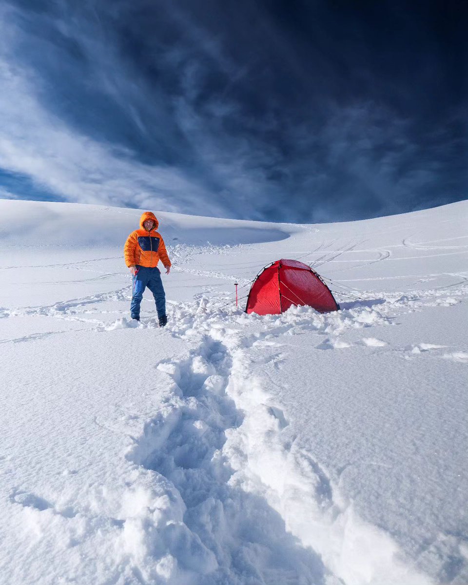 📷 by @skeapaul: Just me, a tent, mountains of snow and a boiled spam sarnie for breaky!...Perfect!

#cairngorms #visitcairngorms #scotland #visitscotland #mountains #mountaineering #camping #wildcamping #hillebergthetentmaker #hilleberg #climbing #StayBoundless