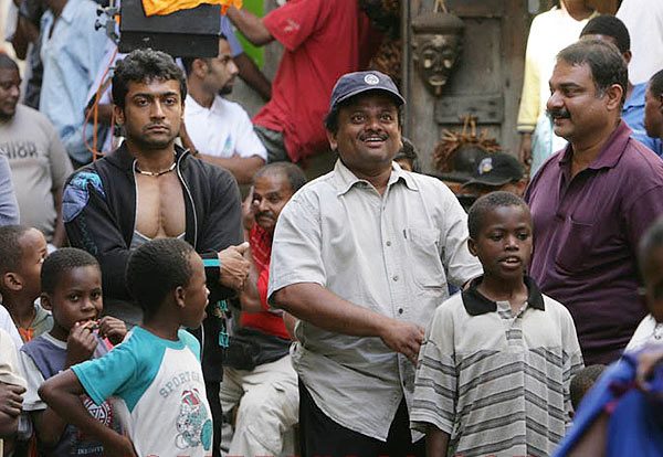 iammoviebuff007's tweet image. Throwback 🎥: Ayan - #Suriya's Stunt without dupe &amp;amp; with #KVAnand during Congo Fight Sequence filming..🔥