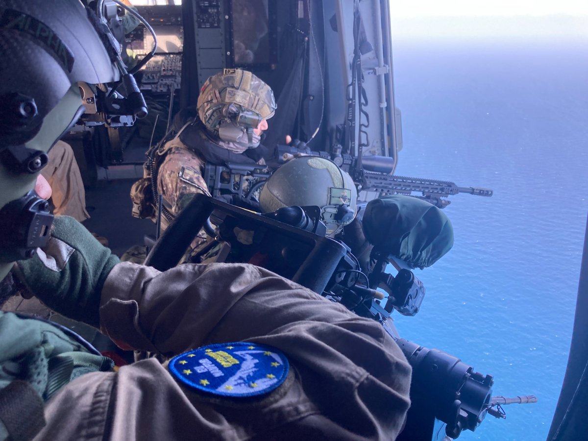 #OperationAtalanta's flagship ITS #MARTINENGO conducts Intelligence, Surveillance, and Reconnaissance operations from the helicopter in the Area of Operations to gather information and monitor the situation.

@EUSec_Defence @ItalianNavy

#MaritimeSecurityProvider