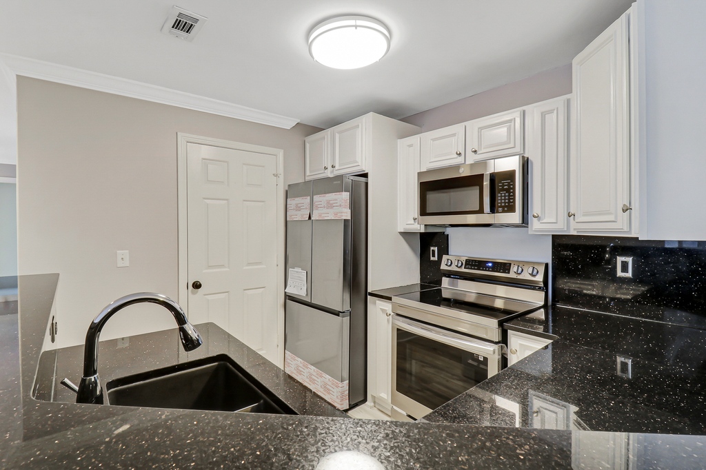 Price Improvement:
📍 100 Kensington Blvd #1650 | The Estates at Westbury Park

bit.ly/3IVL4Pj

🛏️ - 3 Bedrooms
🛁 - 2 Bathrooms
🏡 - 1,216 SqFt

Drew Butler
(843) 384-8637

#blufftonrealtor #blufftonrealestate