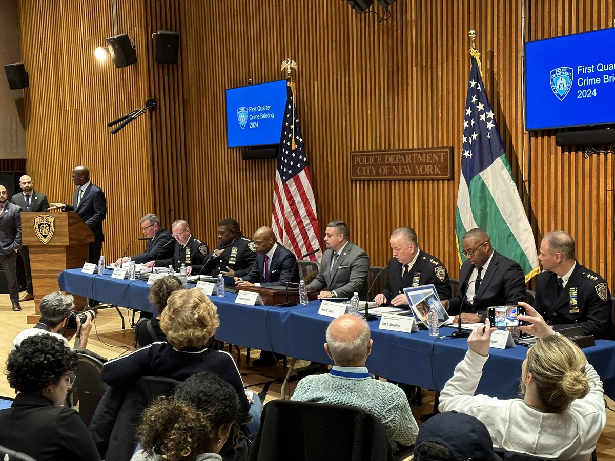 Watch live as @NYCMayor joins @NYPDPC & NYPD Executives for the First Quarter Crime Briefing at One Police Plaza. youtube.com/live/M7qlHQyqs…