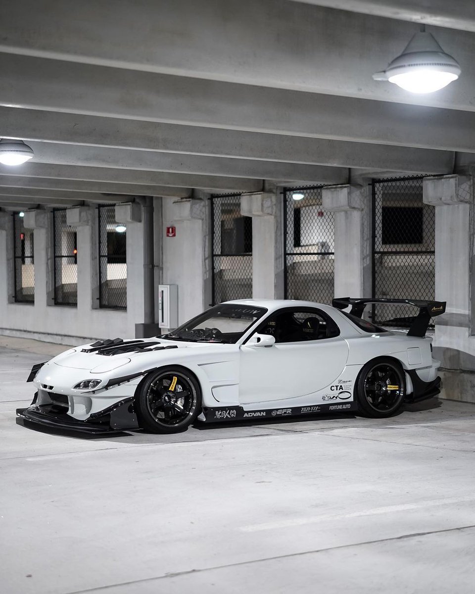 ShineGraffix's tweet photo. Clean #Mazda #rx7 #miata #mazda3 #jdm #wheels #stance #fitment #lowlife #hellalow https://t.co/7tuEtRuW6f https://t.co/qjGdkF4pLf