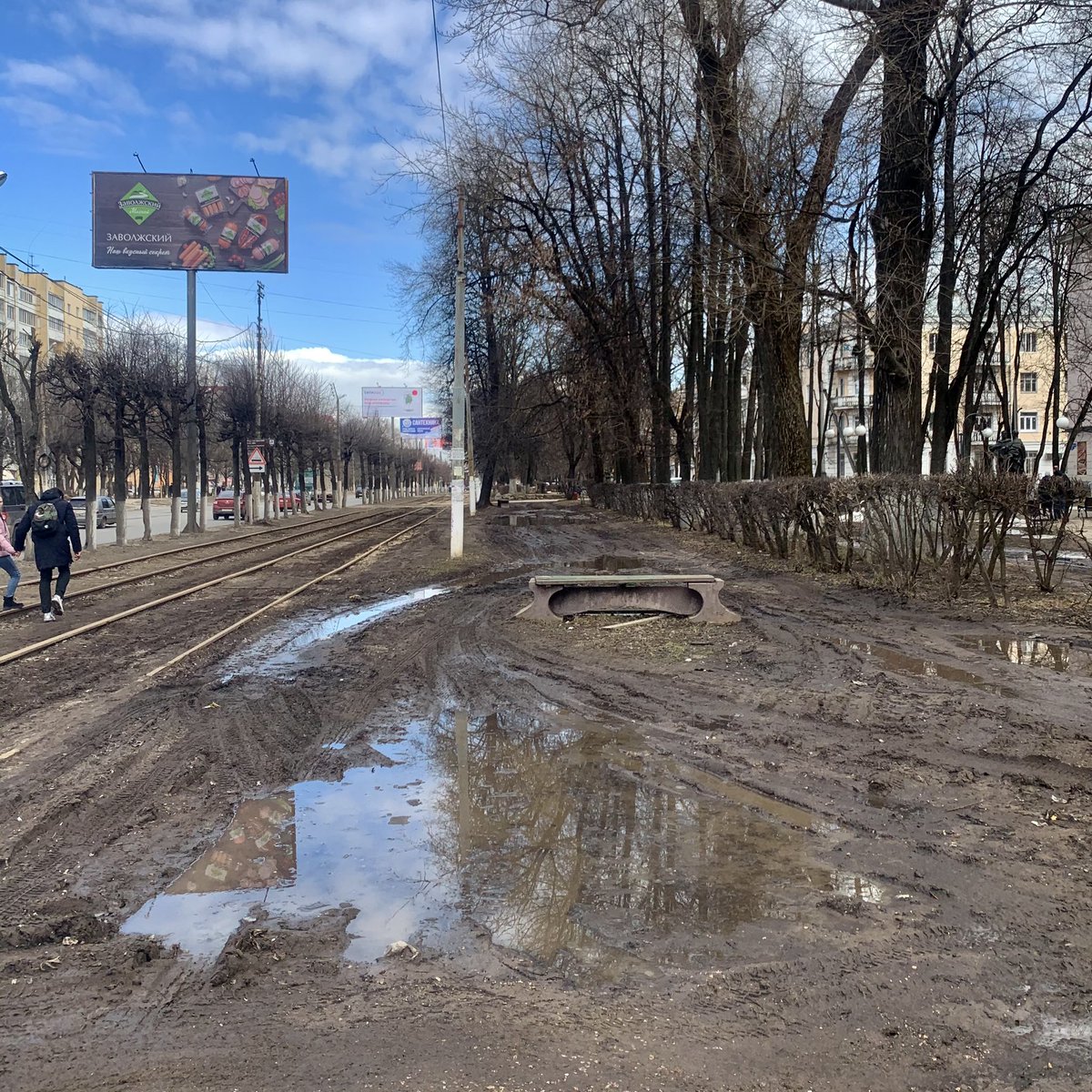 Телефон напоминает, что ровно 3 года назад я был в Твери - захотелось! (Не очень если честно) *это главная улица от вокзала в центр