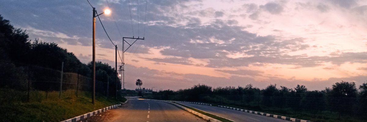 This road lead to my grandfather's land, we can not reach it now. We don't know if his olive trees survived but for sure we are struggling to do so. Help us change what the world couldn't for more than 6months gofund.me/10bd3341 #Gaza #GazaFamine #GazaGenocide