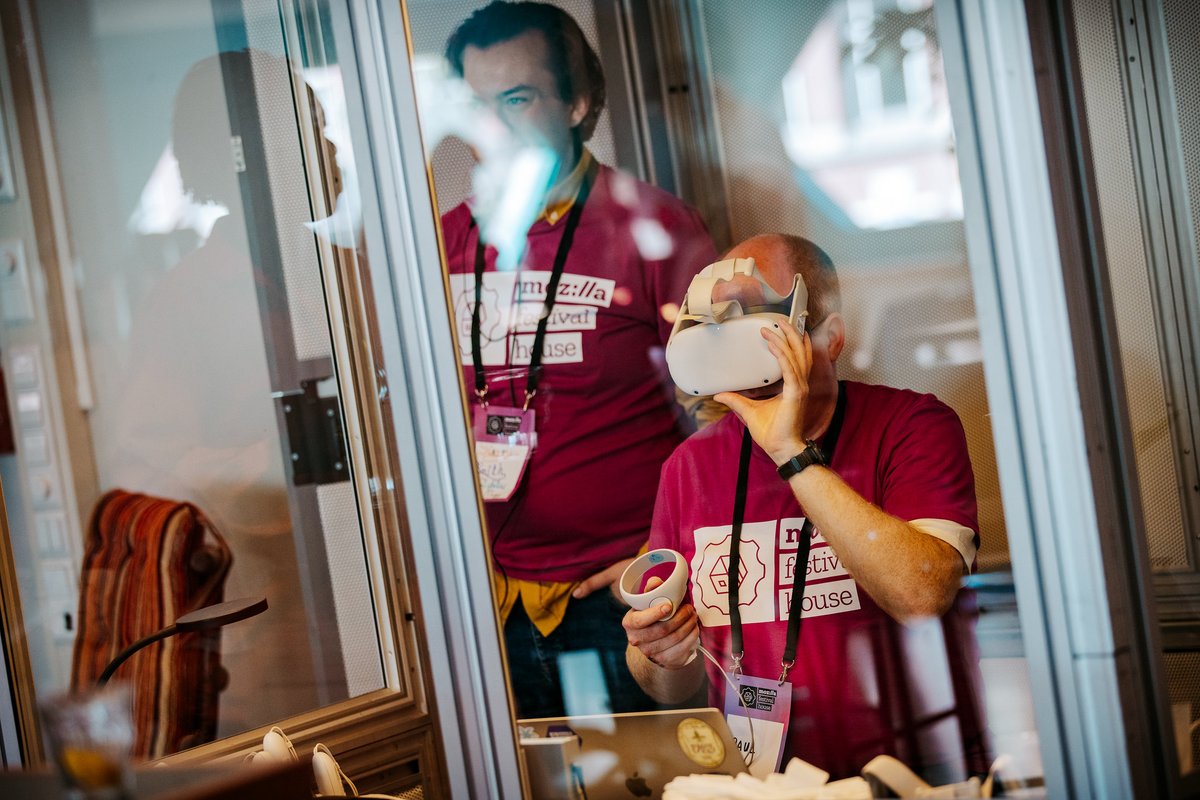 No ticket? No problem. Join us as a volunteer for 4 hours to unlock FREE access to #MozFest House Amsterdam ✅ Sign up now to be part of the action ⬇️ mzl.la/CallForVolunte…