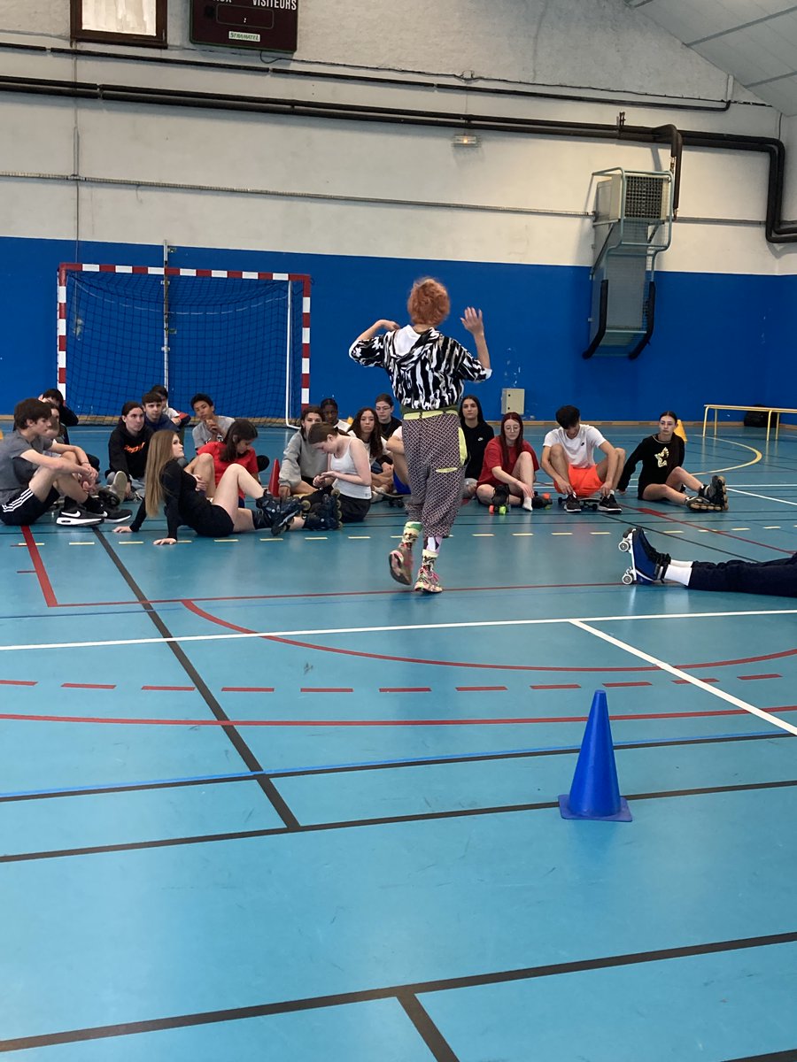 Collège du Carladez - Mur-de-Barrez tweet media