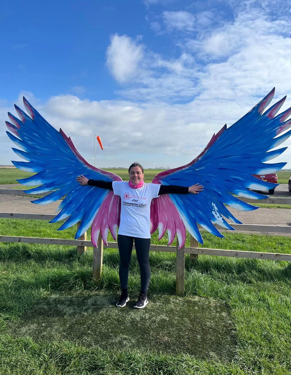 WOW! A huge well done to Emma, our very first Skydiver, raising money for Our Dementia Choir! You are incredibly brave and we thank you so much! Hopefully Emma will be the first of many Skydivers supporting our charity! Tag who you think should take on the challenge.. ♥️🎶♥️