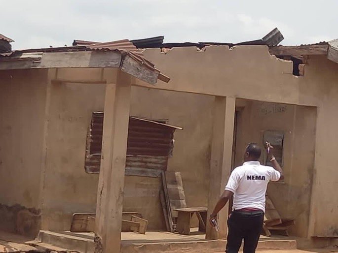 Just In: Rainstorm kills one in Osun, 600 others displaced. One person has been confirmed dead, and about 600 people displaced following a rainstorm that ravaged the Iloko community in the Oriade Local Government Area of Osun State. ©️punchng