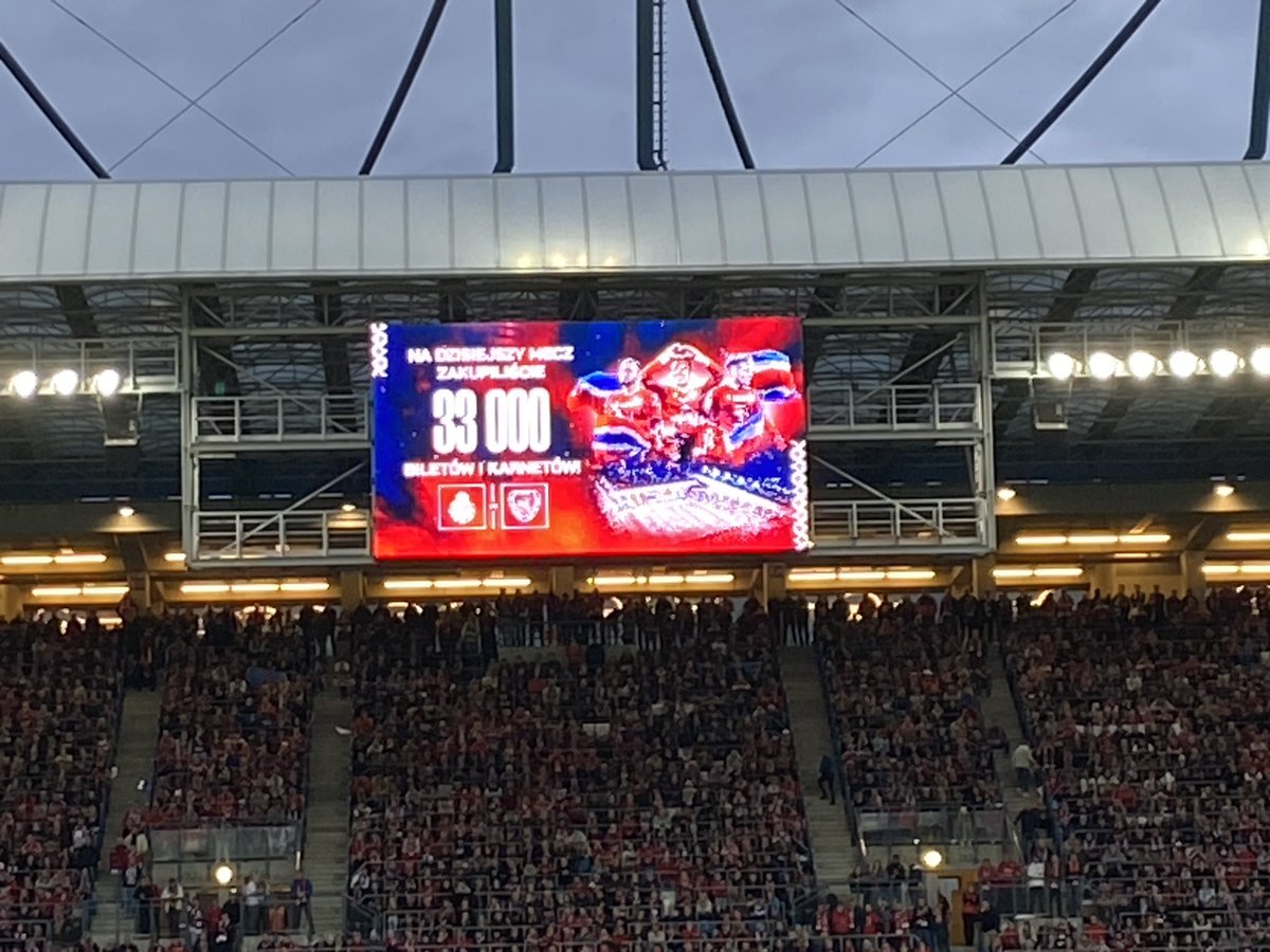 SzarekMicha's tweet photo. Wierny swojej drużynie…💪
#WISPIA https://t.co/c892OhIOT8