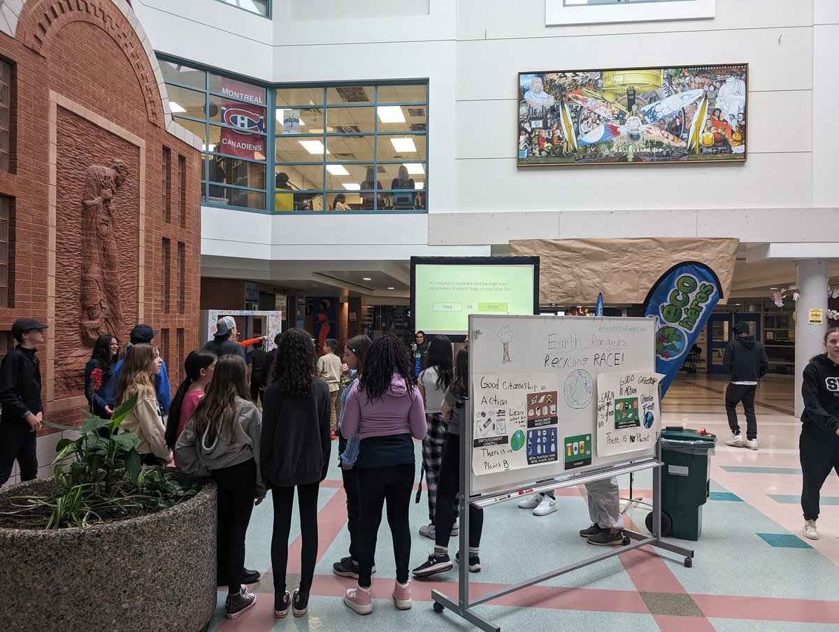 Big thanks to @EarthRangers &ecoteam volunteers for hosting classes all day sound a fun teacher VS students recycling race as well as a legendary evo-trivia in teams. Way to go about #WasteReduction for a visible #EarthMonth kickoff @StPeterOCSB @ocsbEco @EcoSchoolsCAN #teamwork