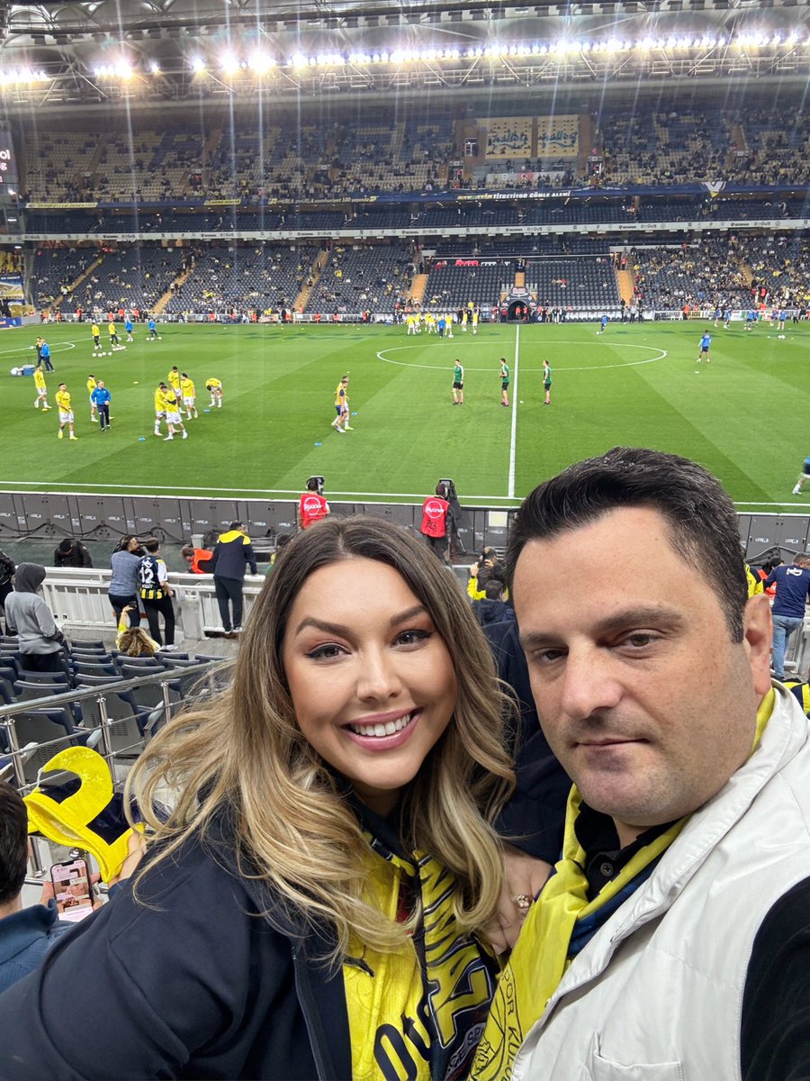 Dün buradaydık, bugün de buradayız, yarın da burada olacağız. <a href="/Fenerbahce/">Fenerbahçe SK</a> davet etsin, sonsuza kadar her zaman her yere geliriz… 💙💛#fenerbahçe #FenerinMaçıVar #fenerbahce #FenerbahceYıkılmaz