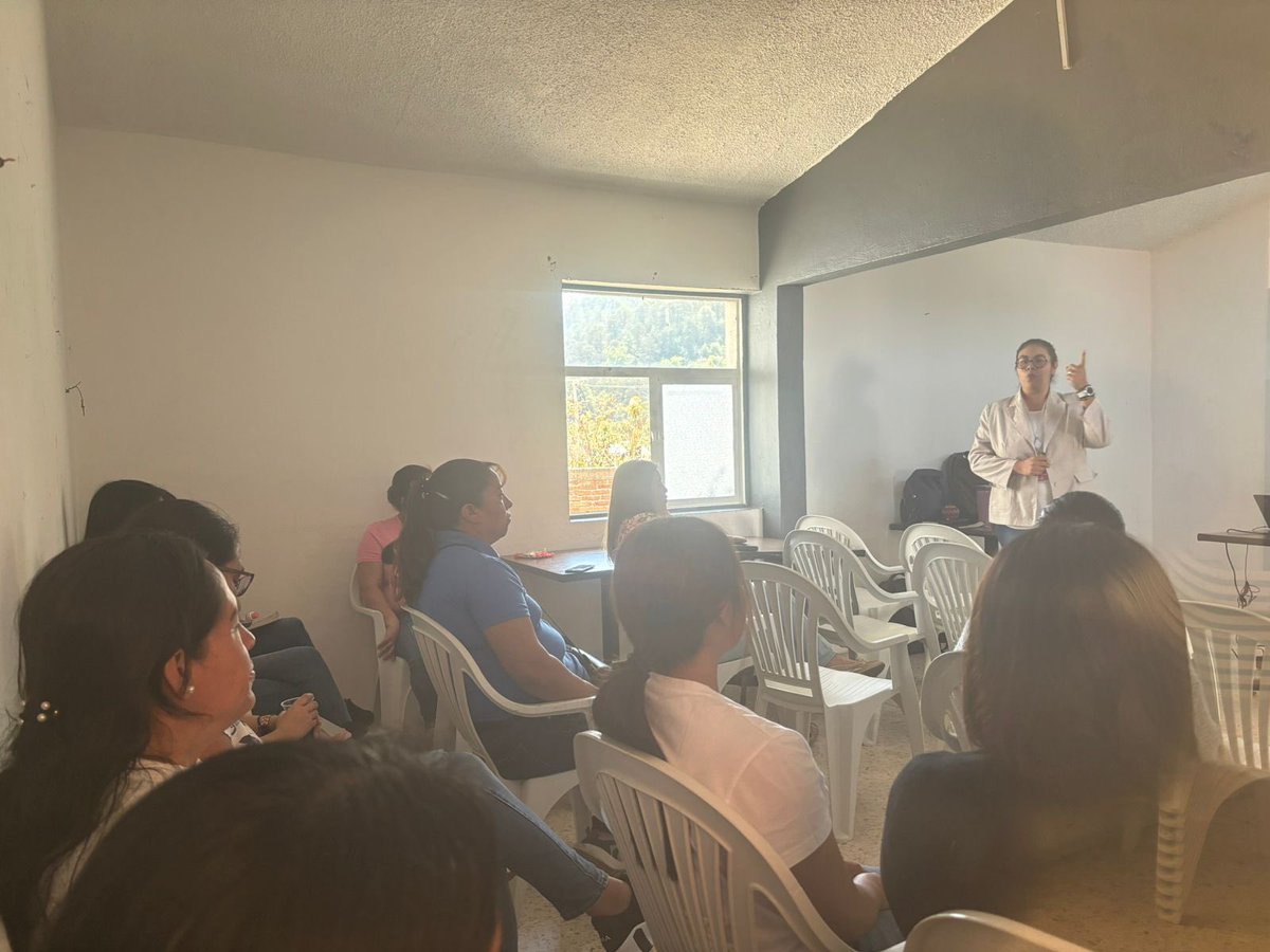 Esta semana realizamos diversas actividades de promoción y difusión de lo DDHH en la zona serrana de Querétaro, entre ellas una capacitación para el funcionariado del DIF municipal de @AyuntPinalQro. ¡Gracias por recibirnos! #hechasdeloMISMO