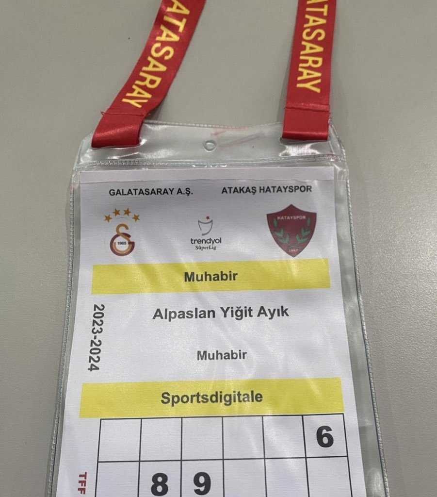 Değerli arkadaşım @selinnkocaturkk ile birlikte Sports Digitale'i temsilen artık basın tribününde ve sahadayız.