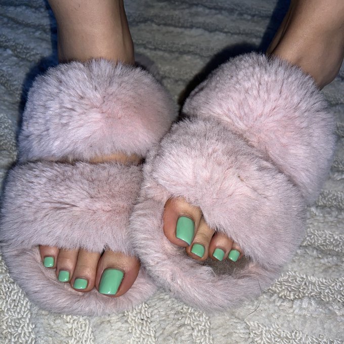 Toes 🩵🩵🩵 https://t.co/85cV7am16p