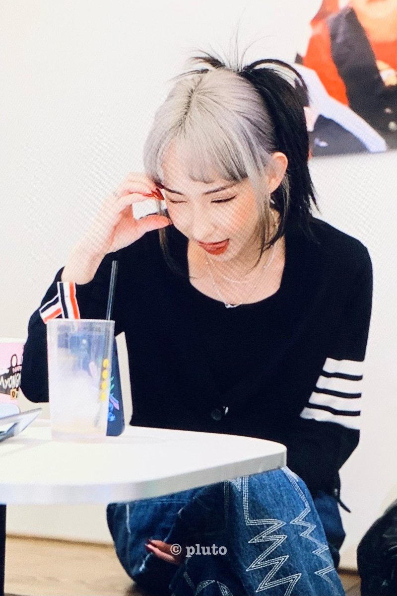 pluto_0403's tweet photo. 240403 #해피묭묭데이💚
미나명영통체험time
#미나명 #딥앤댑 #MINAMYOUNG #DEEPNDAP https://t.co/wB8hnmEUeu
