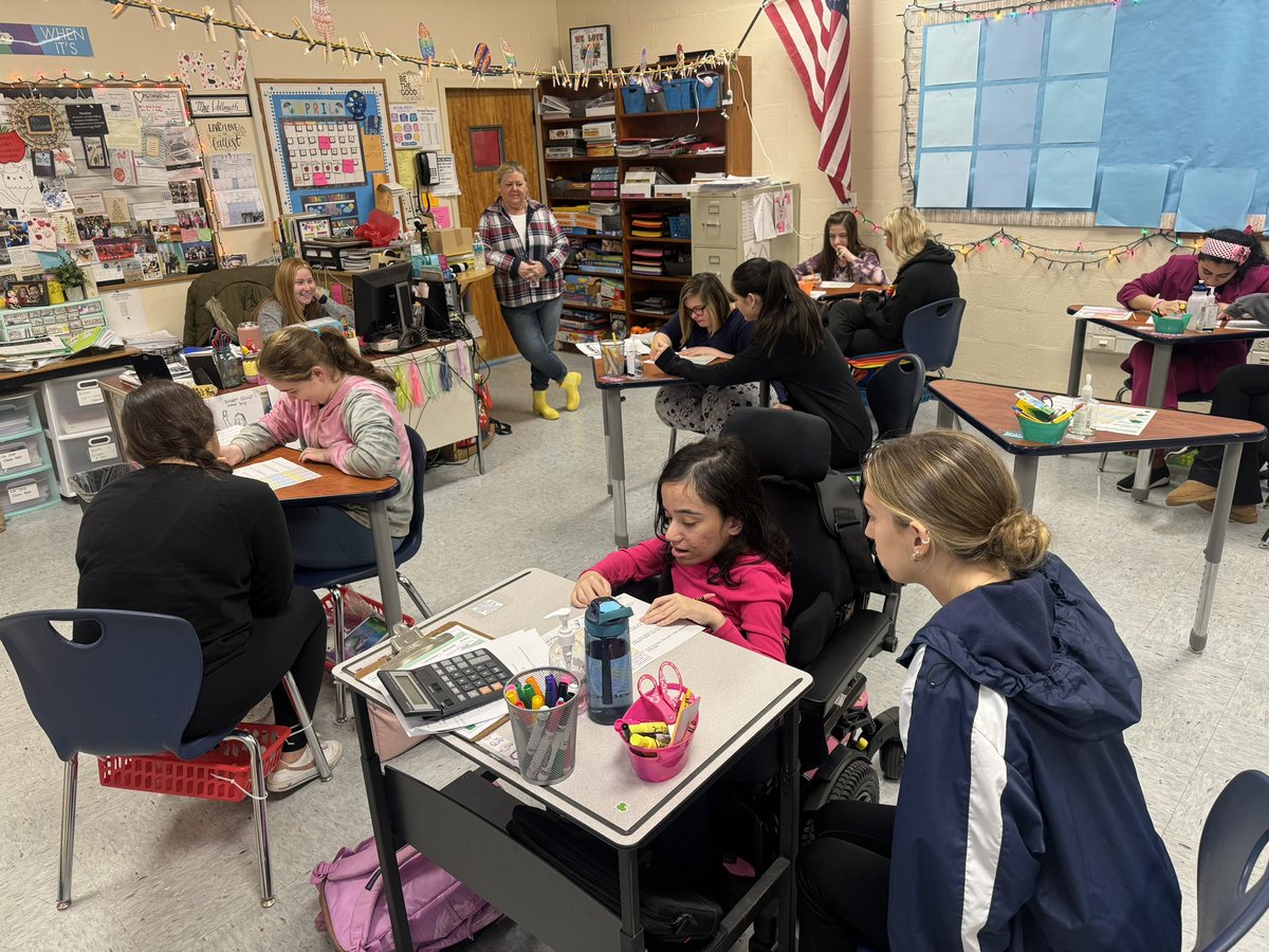 ACEingitwithV's tweet photo. ACE 1 had a great morning with students from Mrs. Whalen’s Career in Ed class. The class worked together to answer a variety of questions about a community pool schedule 🤿🏊🏊‍♀️💦 @Ms_EByrnes @BethpageUFSD #WeAreBethpage #ACEingit 💙💛🦅 https://t.co/Fez7ykjzVr