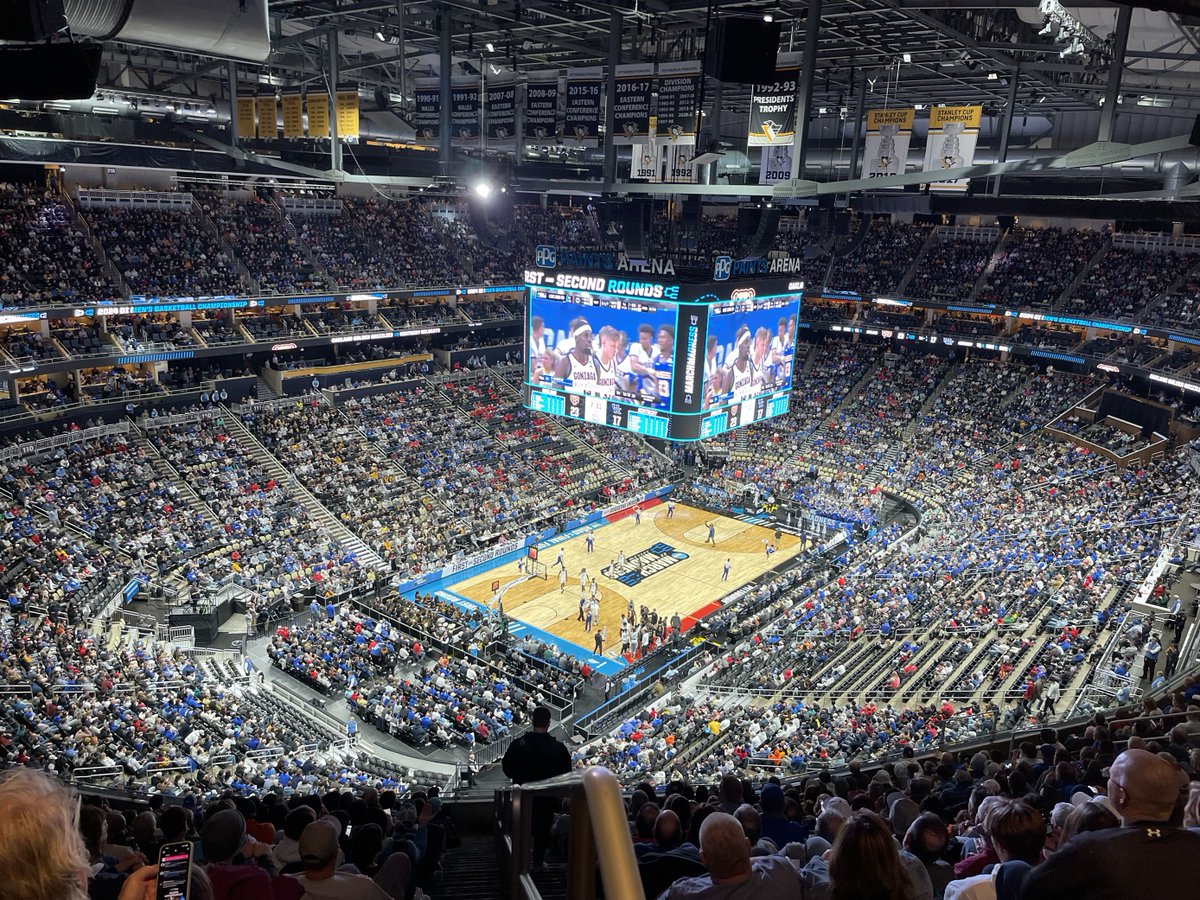 Who says you can’t embrace a little madness? While Pitt might've missed the #MarchMadness tournament, our night out with the fellows at the NCAA opening rounds was an absolute slam dunk! Check out our crew cheering on from the stands at PPG Paints Arena! #IDPittstop #IDFellows