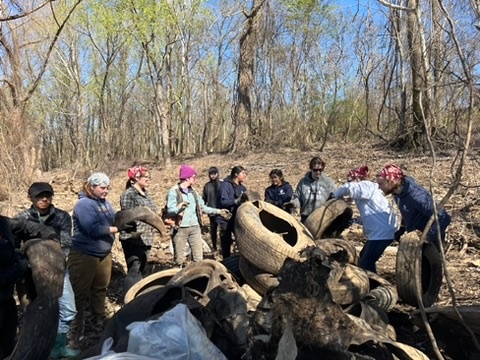 During spring break, UCA students and employees participated in Bear Boots on the Ground, an alternative spring break trip in Memphis to assist in the cleanup of the Mississippi River. Way to go, Bears! 🐻