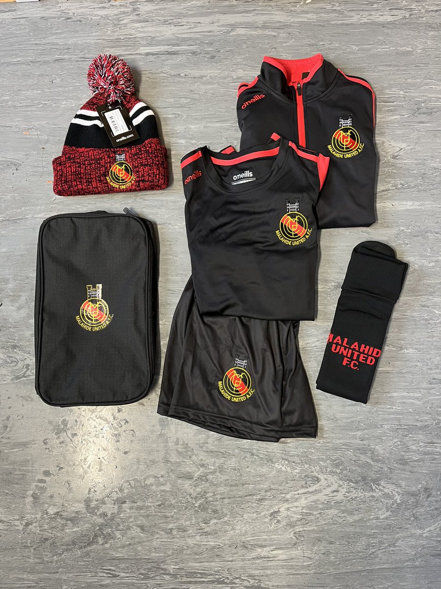 Our club shop is open tomorrow Thursday the 4th of April 7-8pm in Gannon Park Card and cash payment can be taken 🔴Hats 🔴Boot bags 🔴socks & shorts 🔴tracksuit bottoms 🔴new jackets 🔴1/4 zips