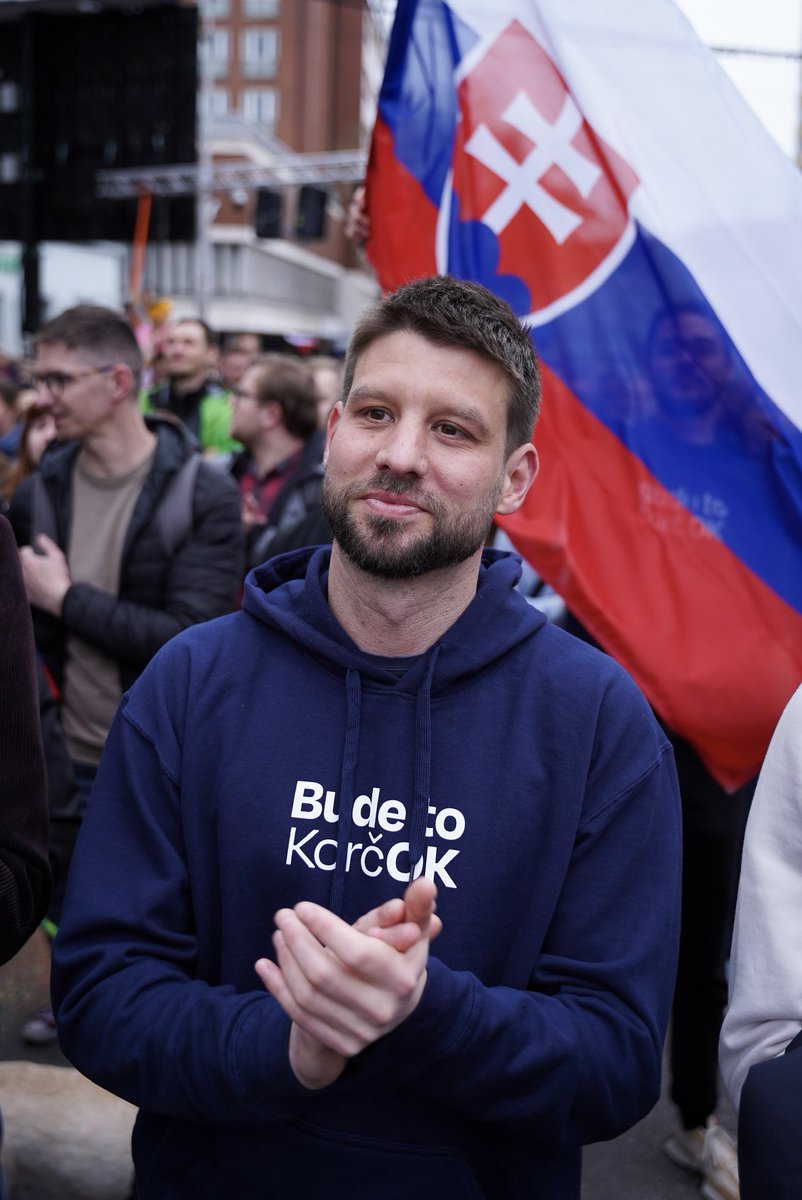 MSimecka's tweet photo. Pôjde o každý jeden hlas. Takéto tesné prezidentské voľby si snáď ani nepamätám. Vidím to nádejne, ale naozaj musíme prísť všetci. Nedovoľme Ficovi, aby to tu celé zvalcoval. https://t.co/6wGpLupLTn