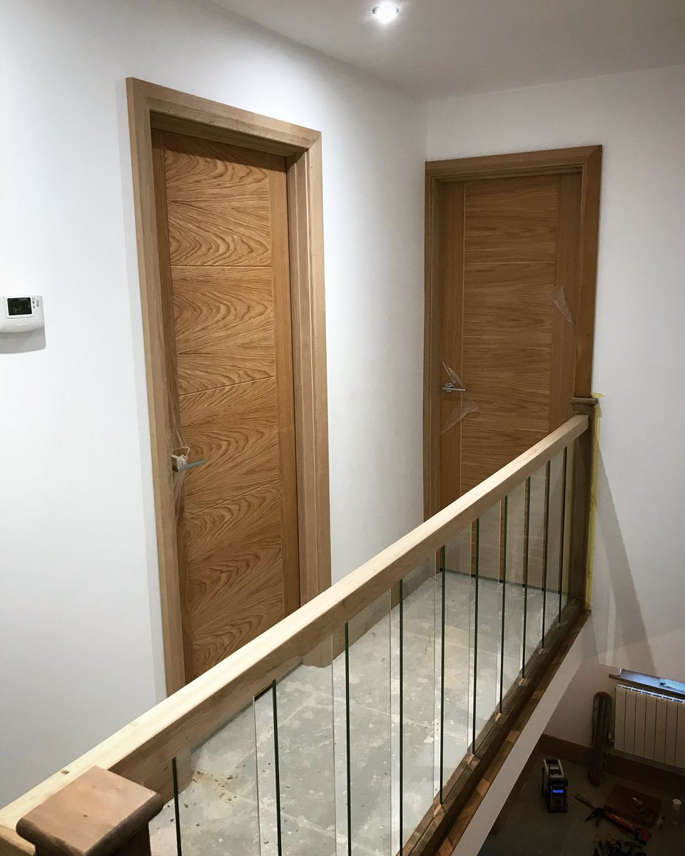 2nd fix work we carried on a self-build project near Hull.  👌🏻

#flynnjoiners #hull #eastyorkshire #joiner #carpenter #newbuild #selfbuild #oak #2ndfix