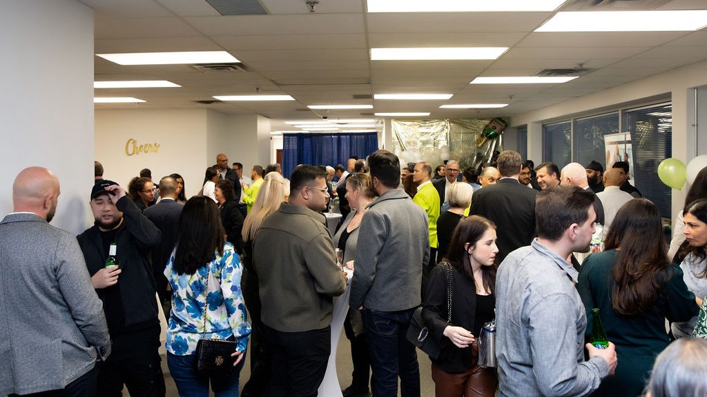 Welcome to the team InsureLine Brokers Enterprise!

Over 120 attended the grand opening in their Pickering, Ontario office to witness co-owners Glenn and Jay cut the ribbon and be given the coveted InsureLine Green Jacket.

#insurancenews #newfranchise #createnotconsolidate