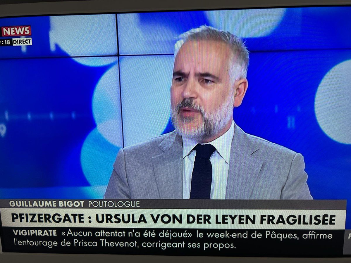 f_philippot's tweet photo. Il aura fallu le temps mais à force d’alerter, d’informer, de rompre un silence parlementaire honteux, de manifester, de pétitionner, d’aller porter plainte en Belgique contre #Ursula, on a fini par faire émerger le #PfizerGate ! 
Qui est un véritable #UEGate ! (cf débat à la TV ce soir ! ⤵️)

#UrsulaDégage #FrexitVite !

On ne lâchera rien ! Vérité et Justice !